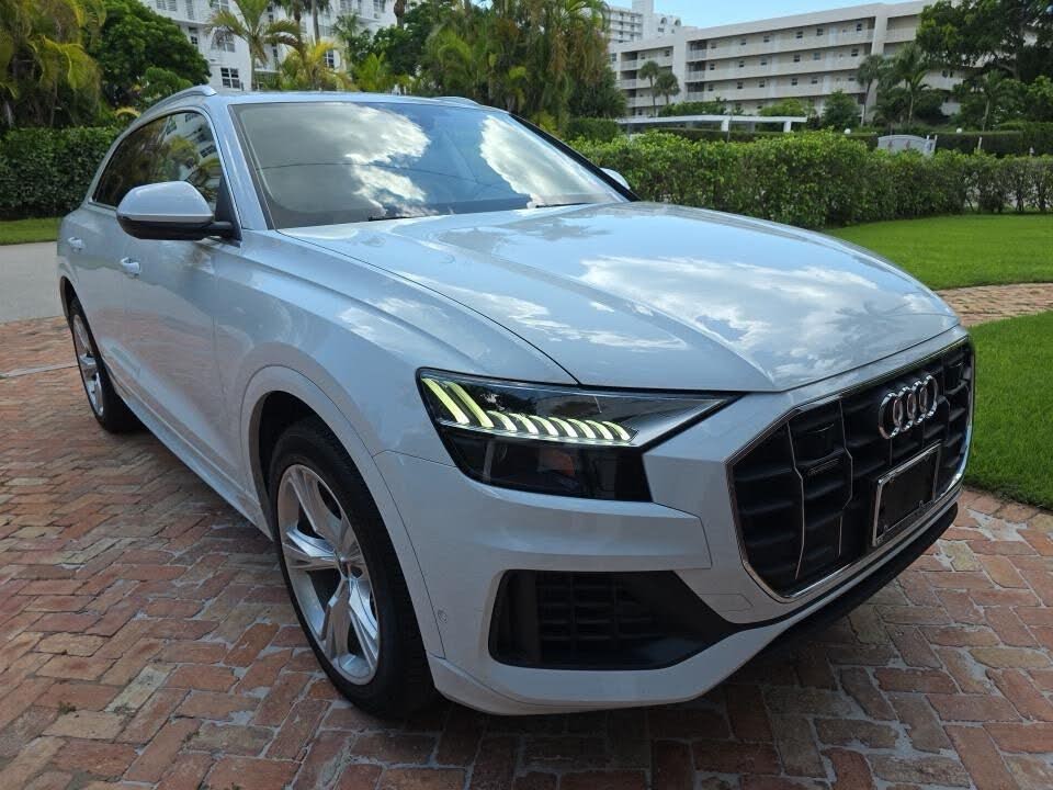 2023 Audi Q8 Premium