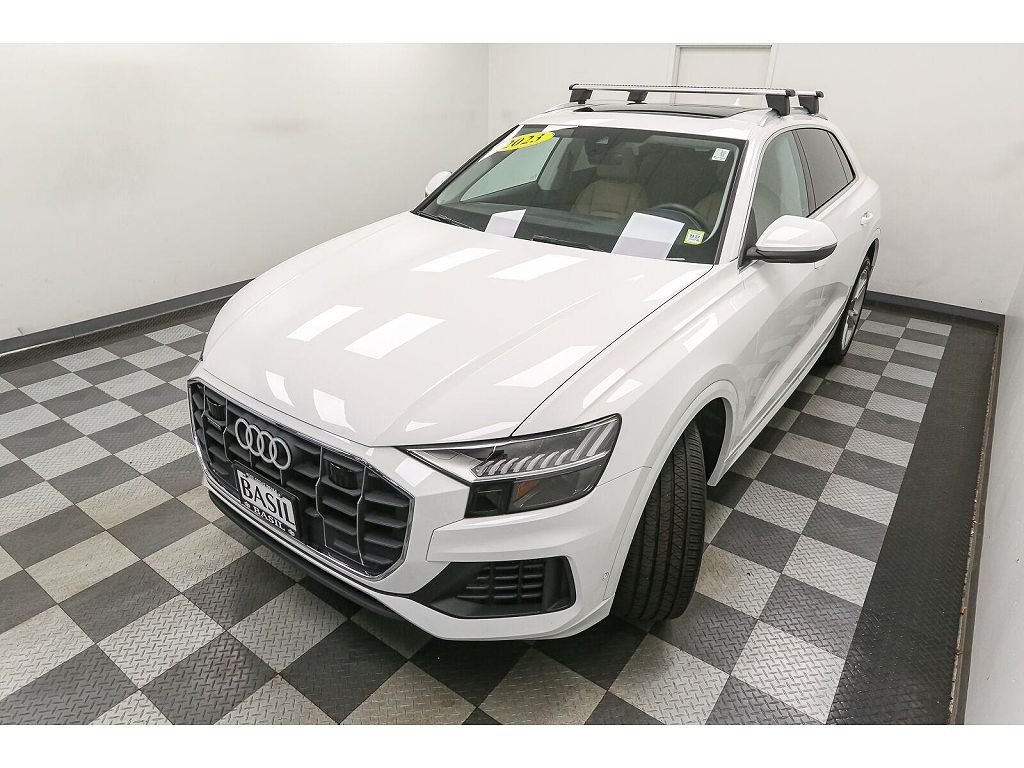 2023 Audi Q8 Premium