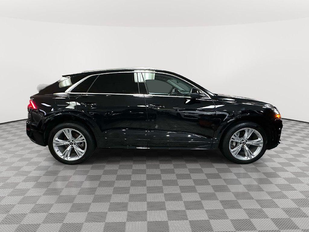 2023 Audi Q8 Premium