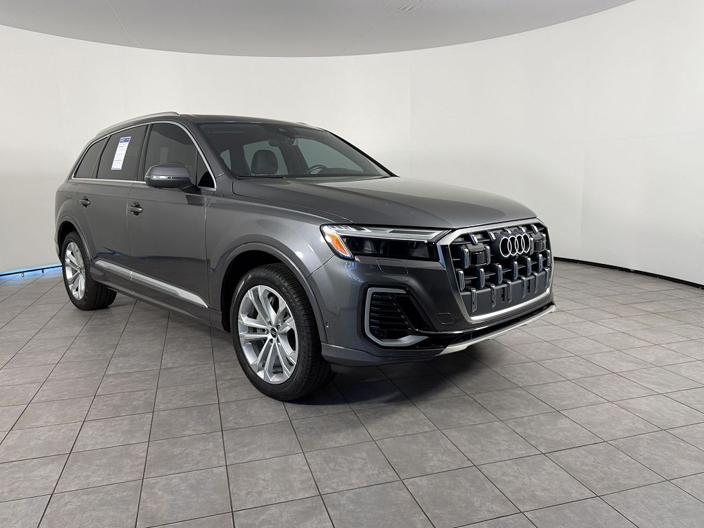 2025 Audi Q7 Premium