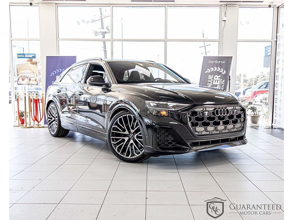 2025 Audi SQ8 Premium Plus
