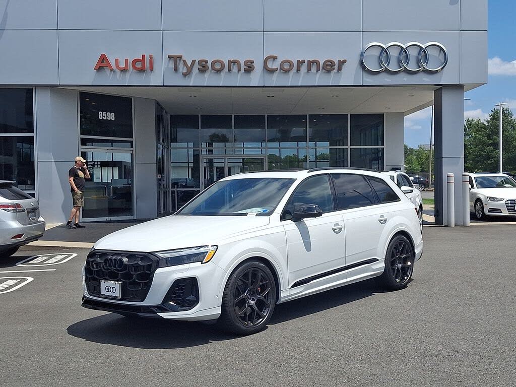 2026 Audi SQ7 Premium Plus