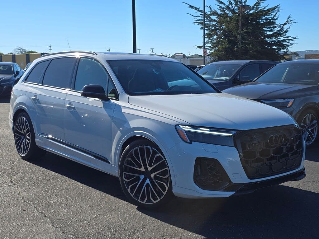 2026 Audi SQ7 Premium Plus