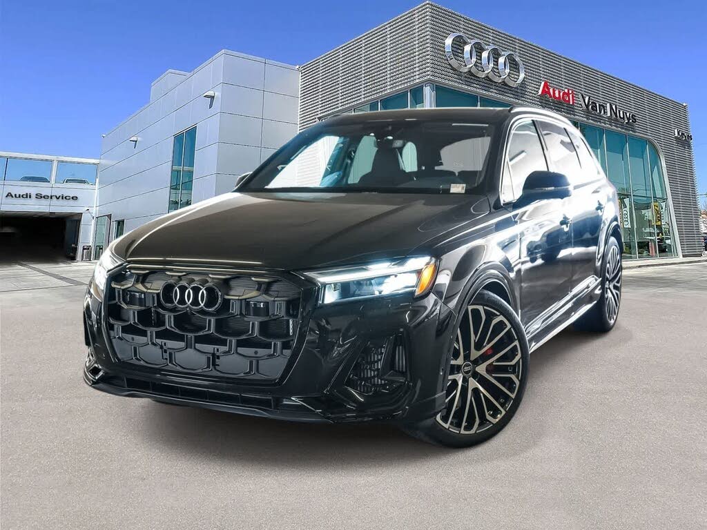 2026 Audi SQ7 Premium Plus