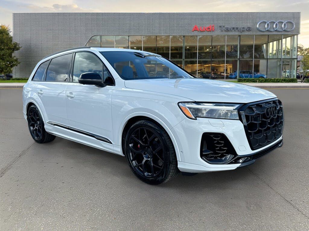 2026 Audi SQ7 Premium Plus