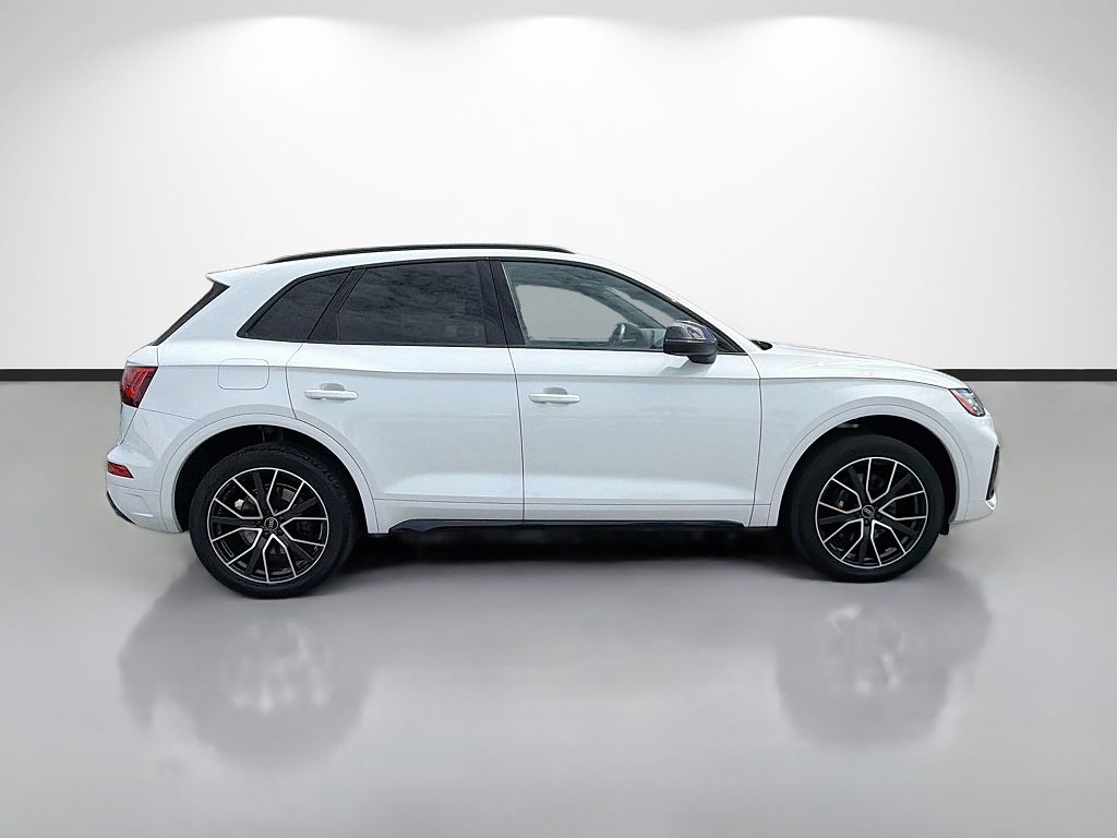 2023 Audi SQ5 Premium Plus