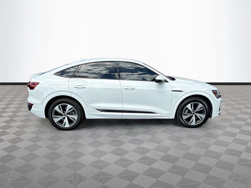 2024 Audi Q8 e-tron Premium S line