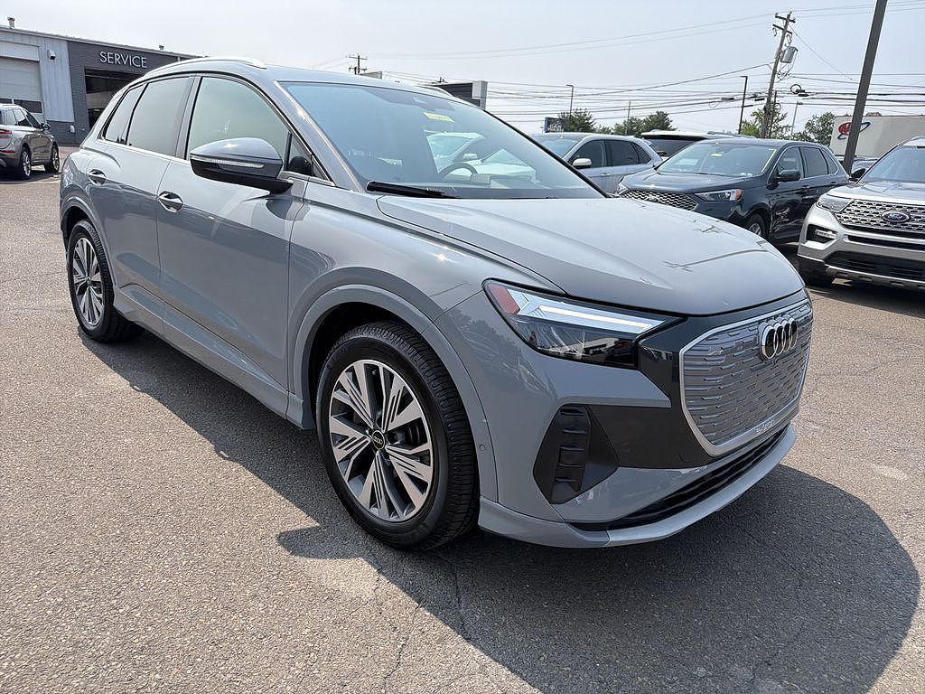 2023 Audi Q4 e-tron Premium Plus 40 RWD w/ Convenience Pkg