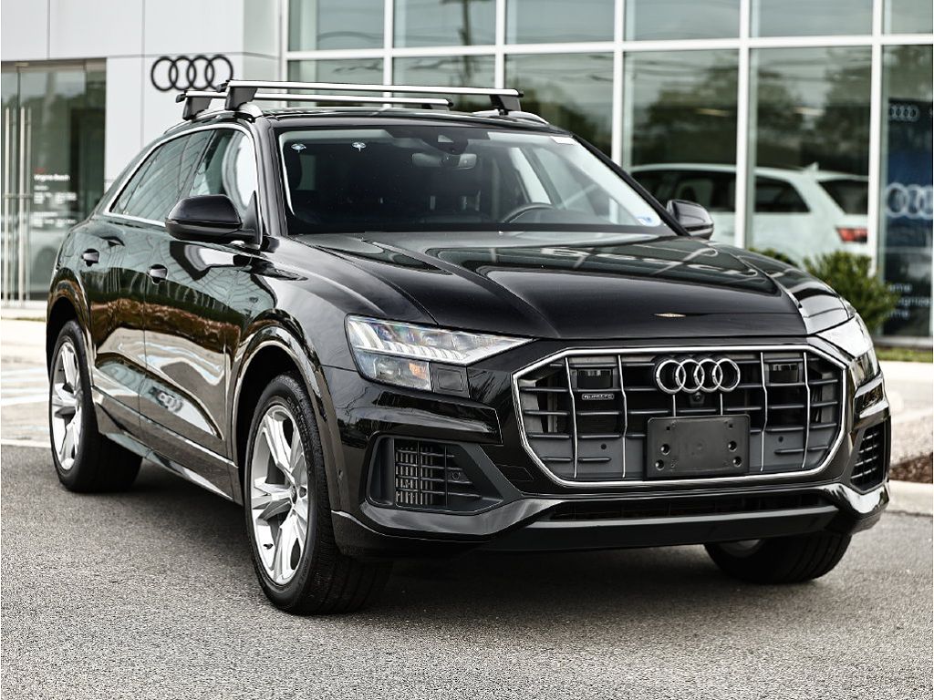 2023 Audi Q8 Premium Plus