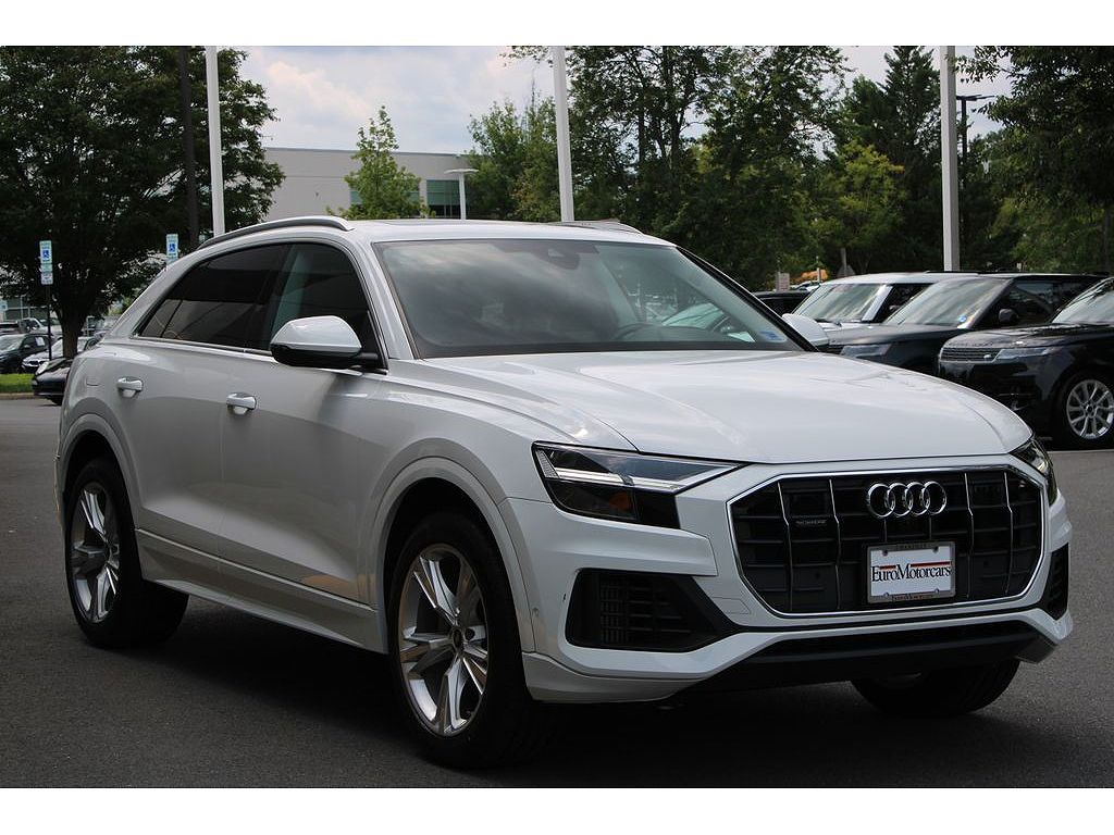 2022 Audi Q8 Premium Plus