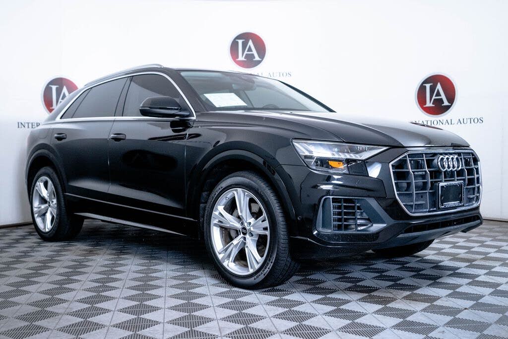 2023 Audi Q8 Premium Plus