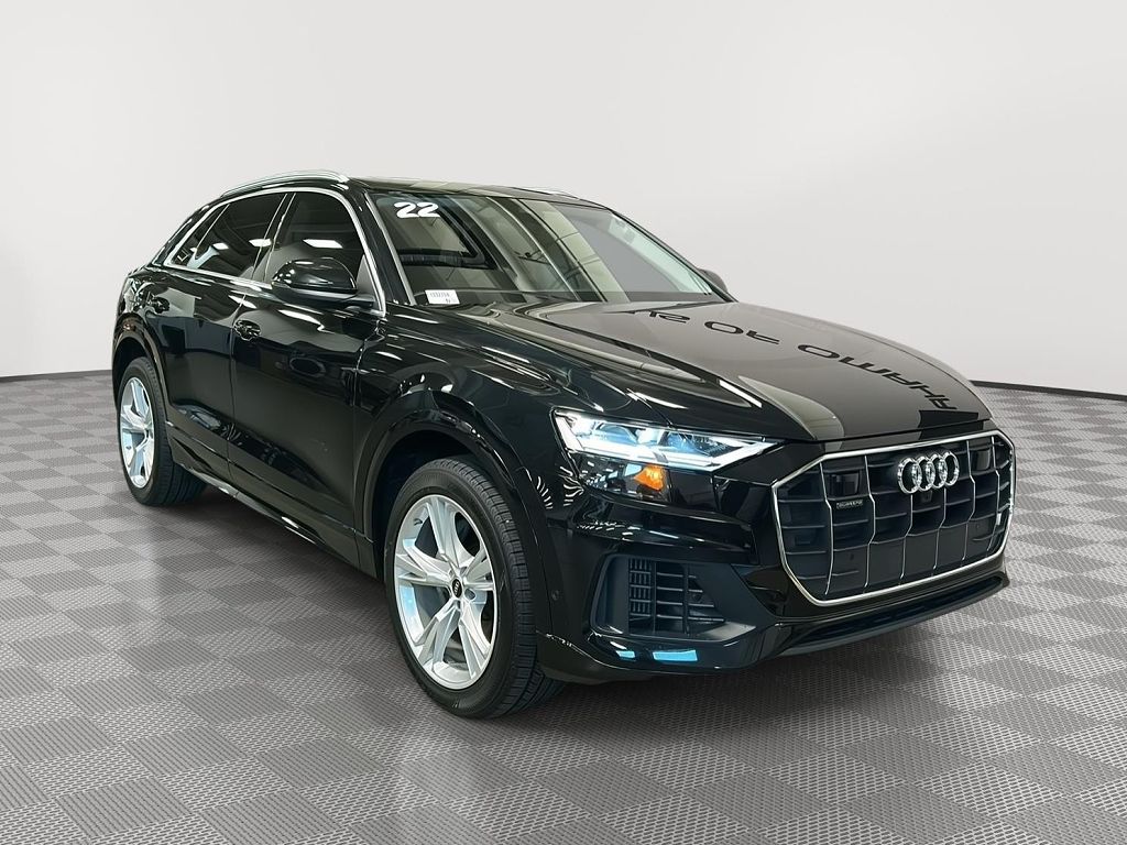 2022 Audi Q8 Premium Plus