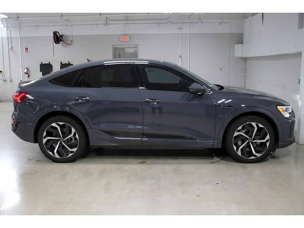 2024 Audi Q8 e-tron Premium Plus S line