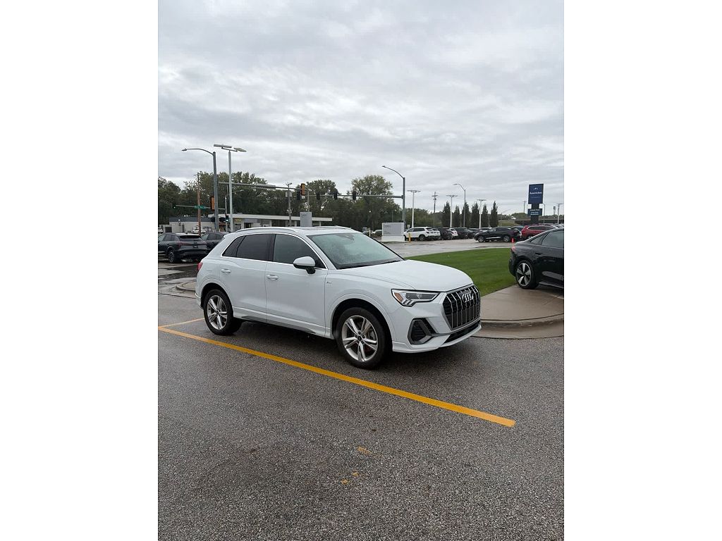 2023 Audi Q3 Premium S line