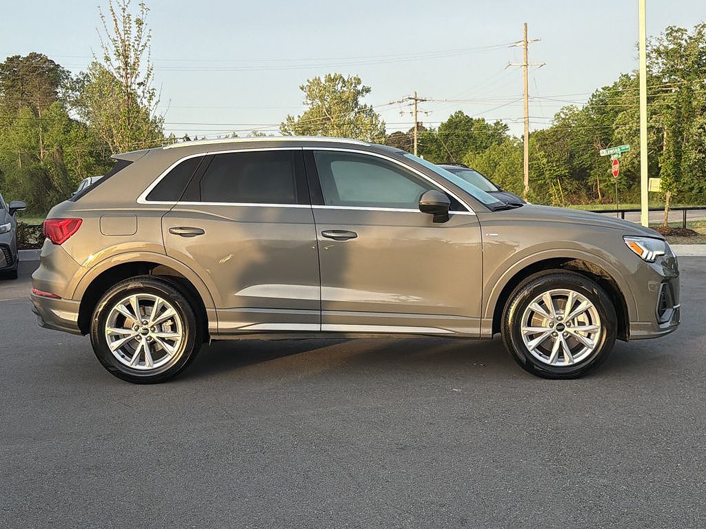 2024 Audi Q3 45 S line Premium
