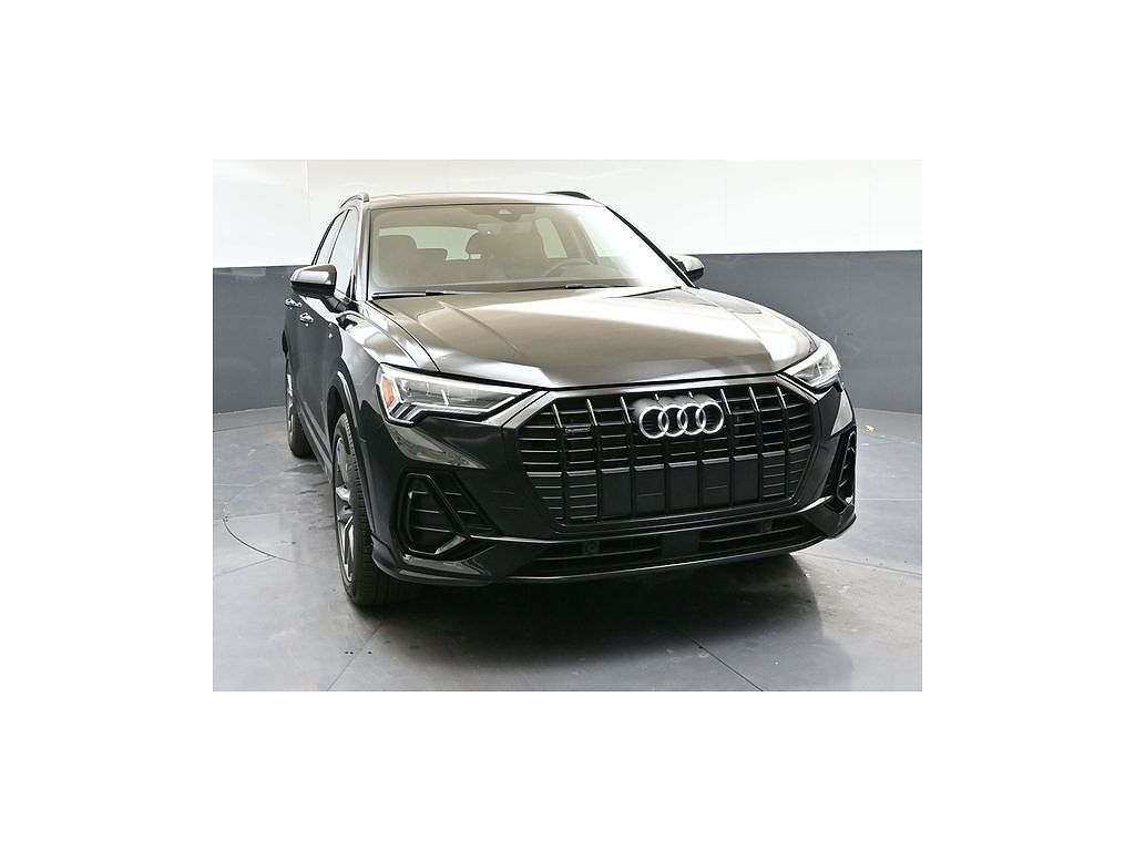 2024 Audi Q3 45 S line Premium