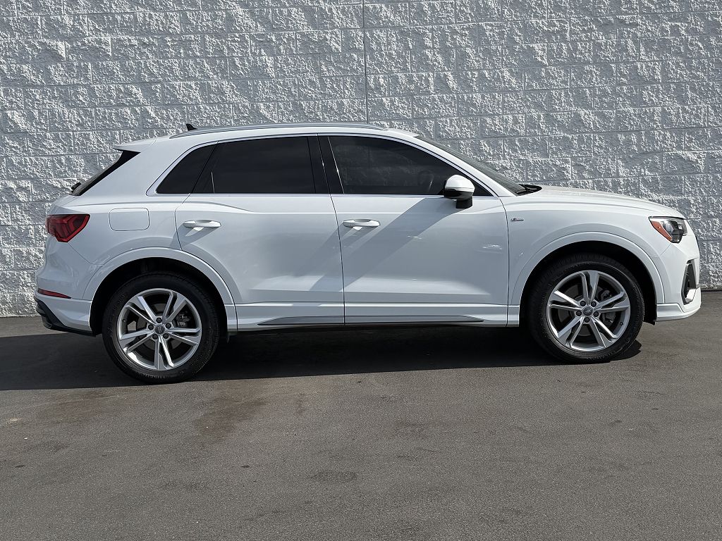 2020 Audi Q3 45 S line Premium
