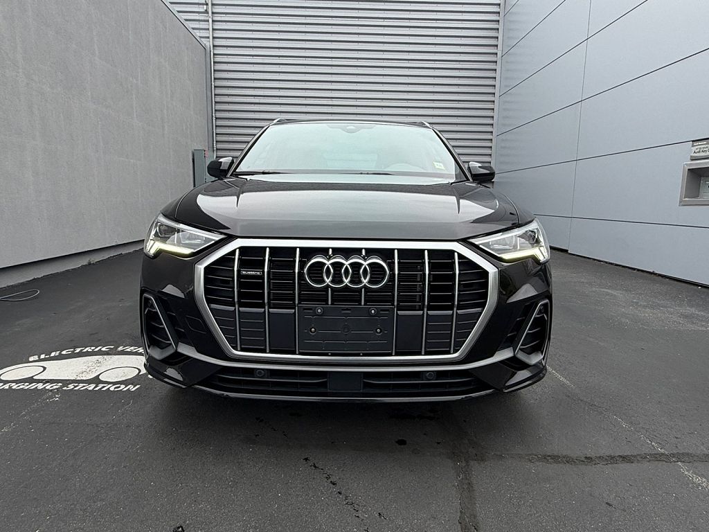 2024 Audi Q3 S line Premium