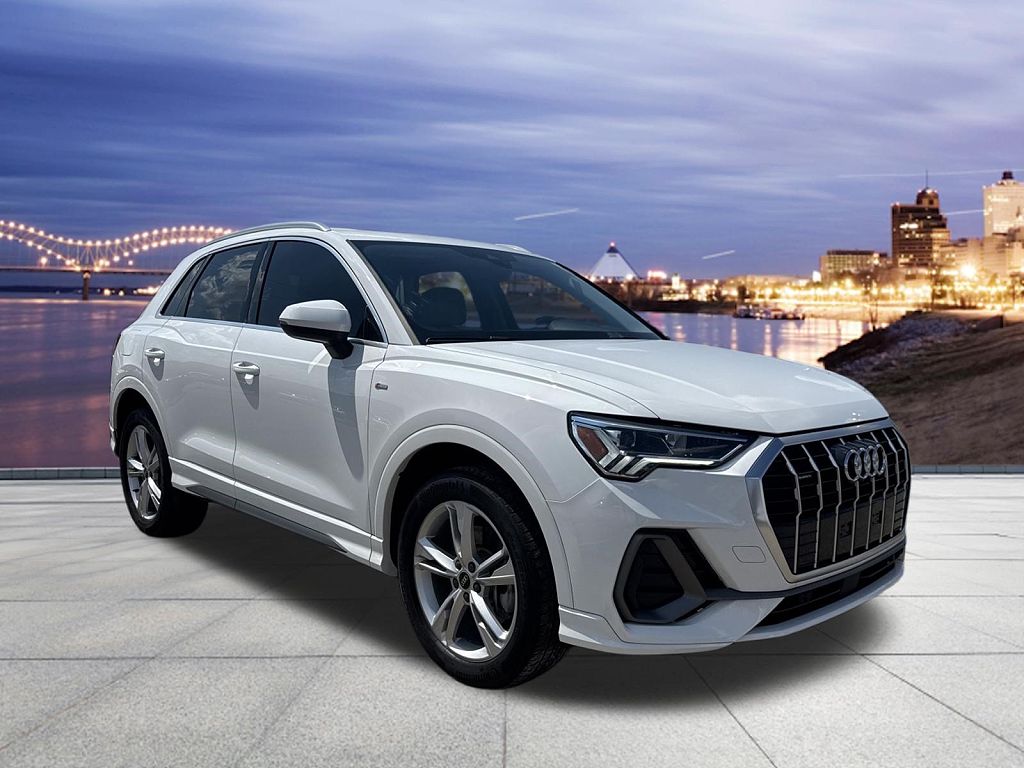 2023 Audi Q3 S line Premium