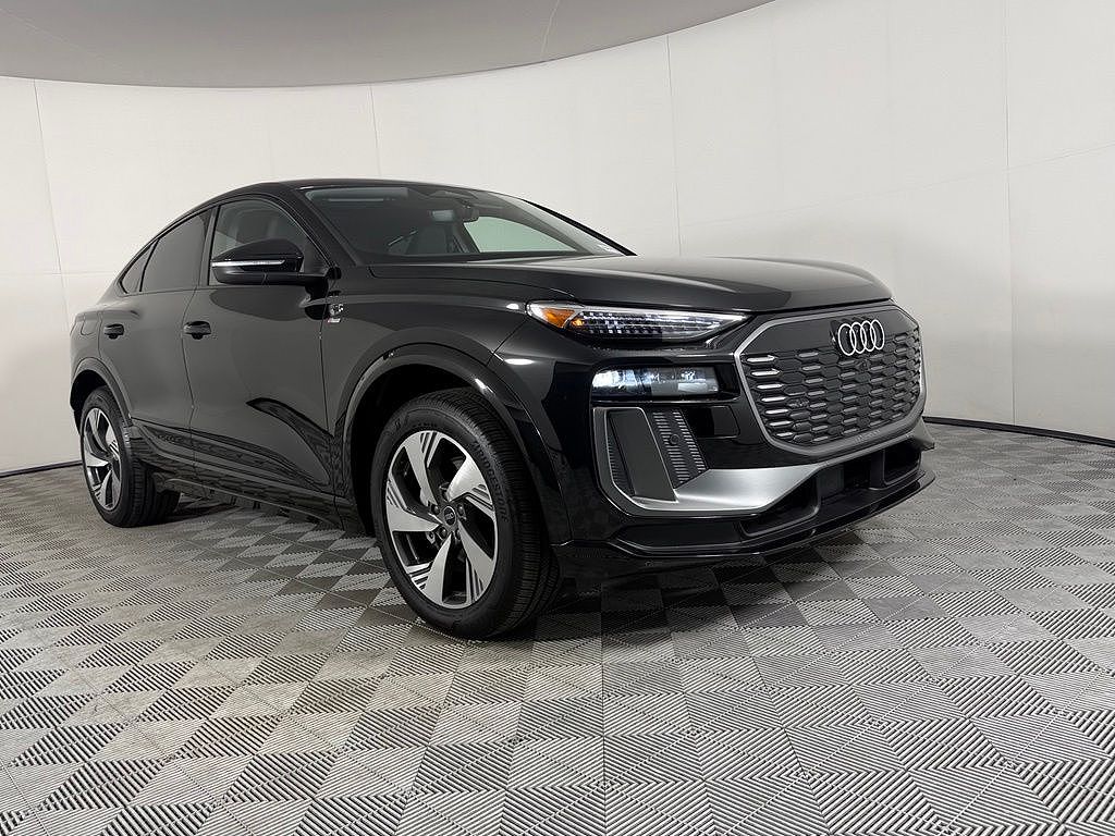 2025 Audi Q6 e-tron Premium Plus