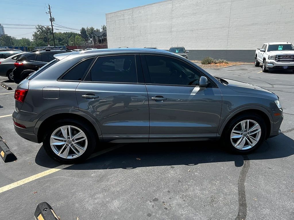 2017 Audi Q3 Premium quattro