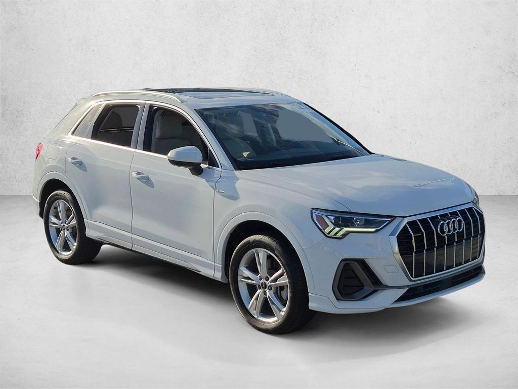 2024 Audi Q3 S line Premium Plus