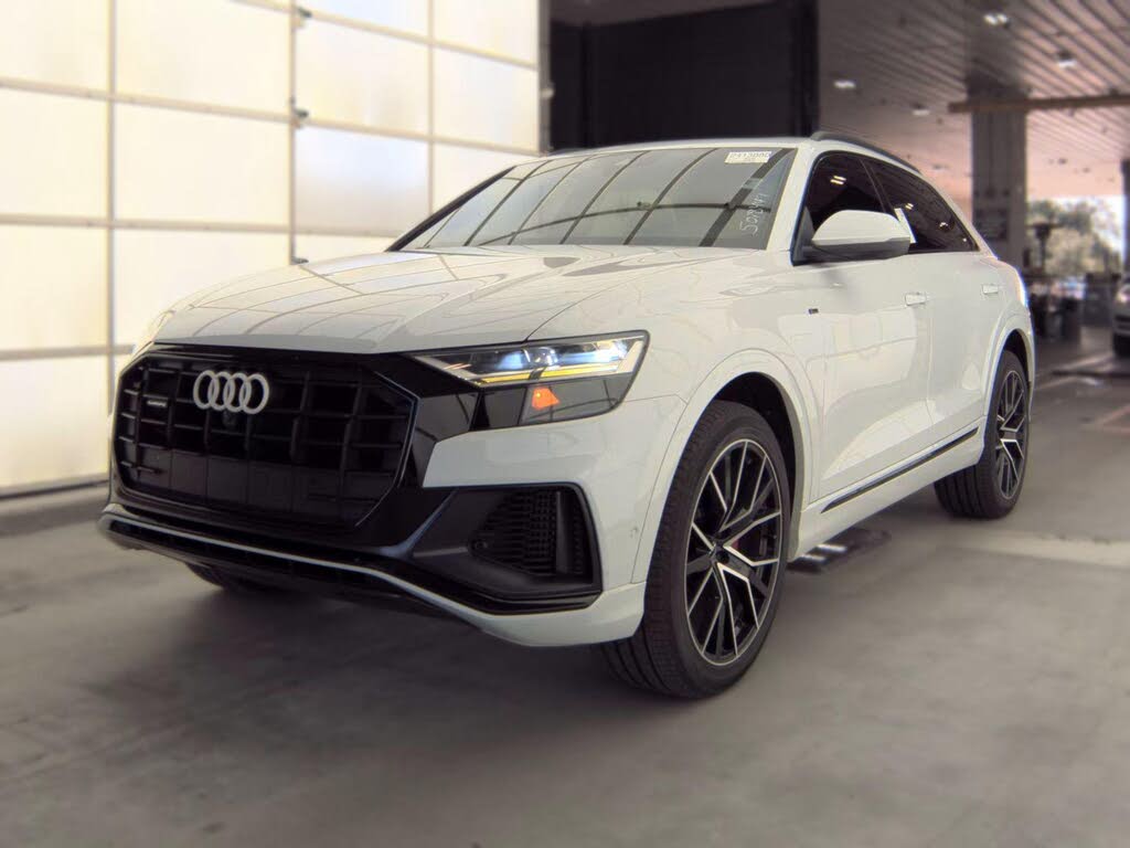 2020 Audi Q8 Premium Plus