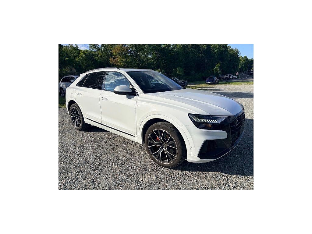 2023 Audi Q8 Premium Plus