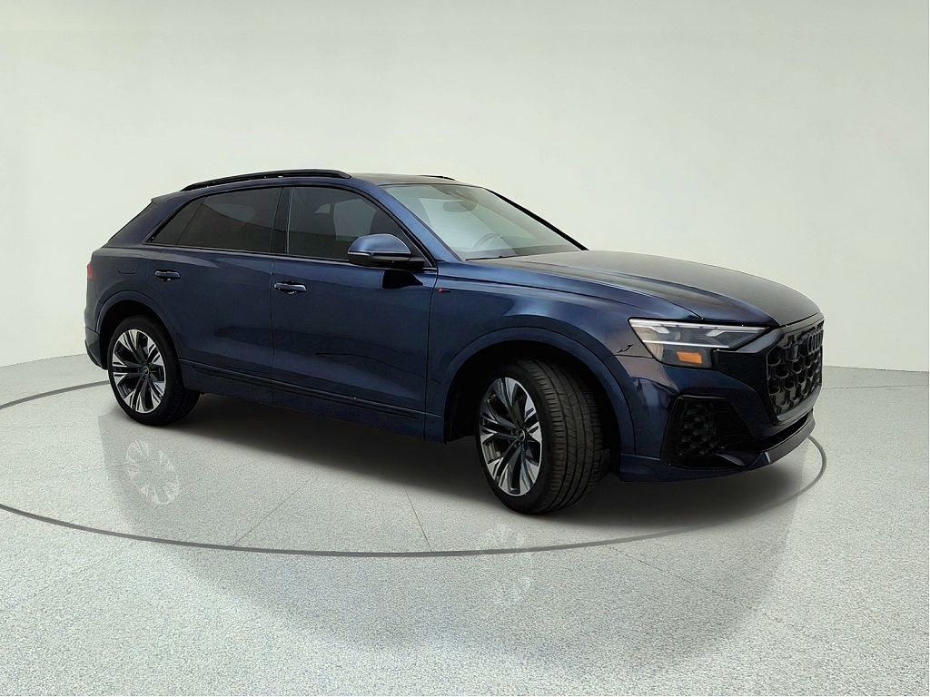 2025 Audi Q8 Premium Plus