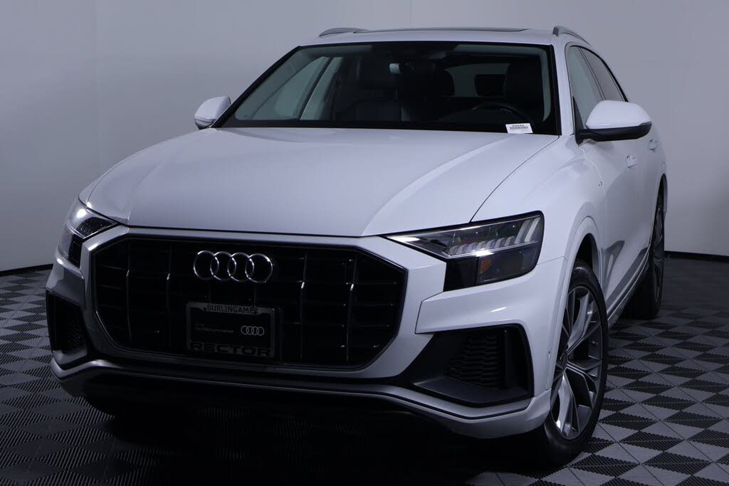2023 Audi Q8 Premium Plus