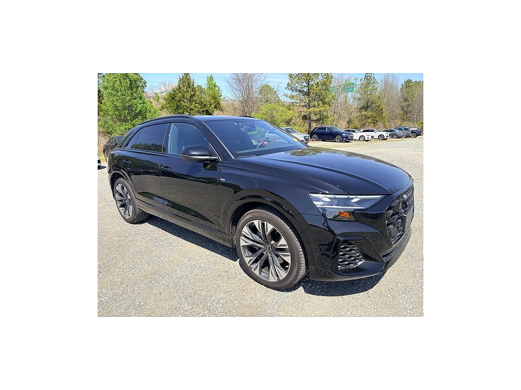 2025 Audi Q8 Premium Plus