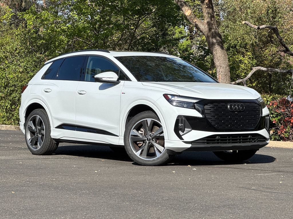 2024 Audi Q4 e-tron Premium Plus