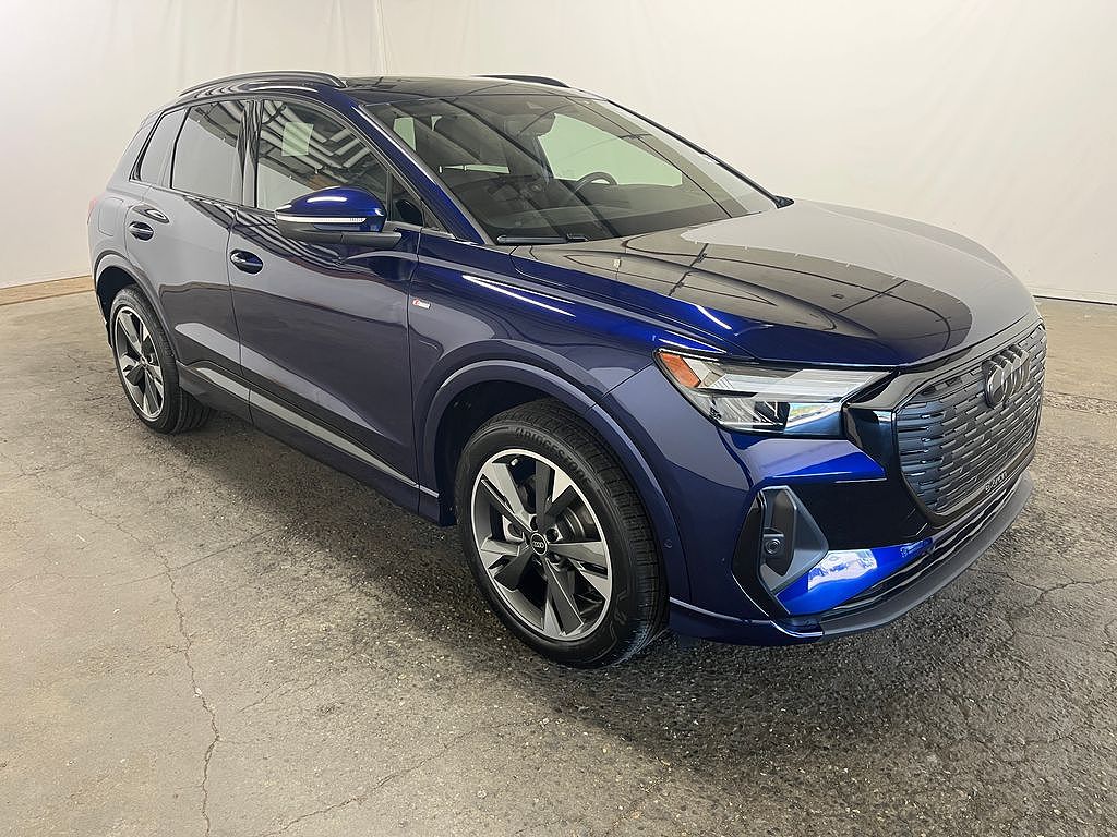 2024 Audi Q4 e-tron Premium Plus