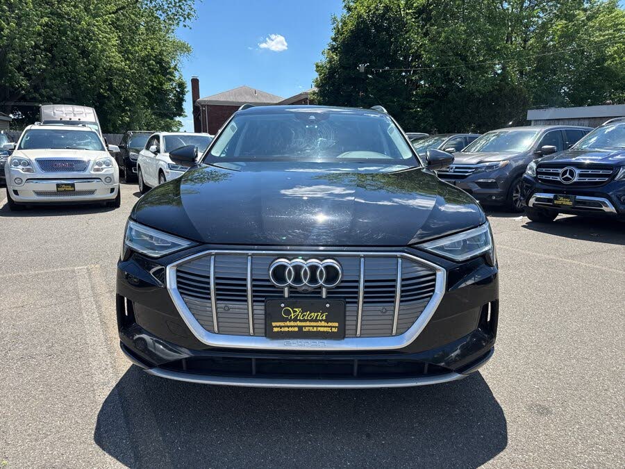 2021 Audi e-tron Premium Plus