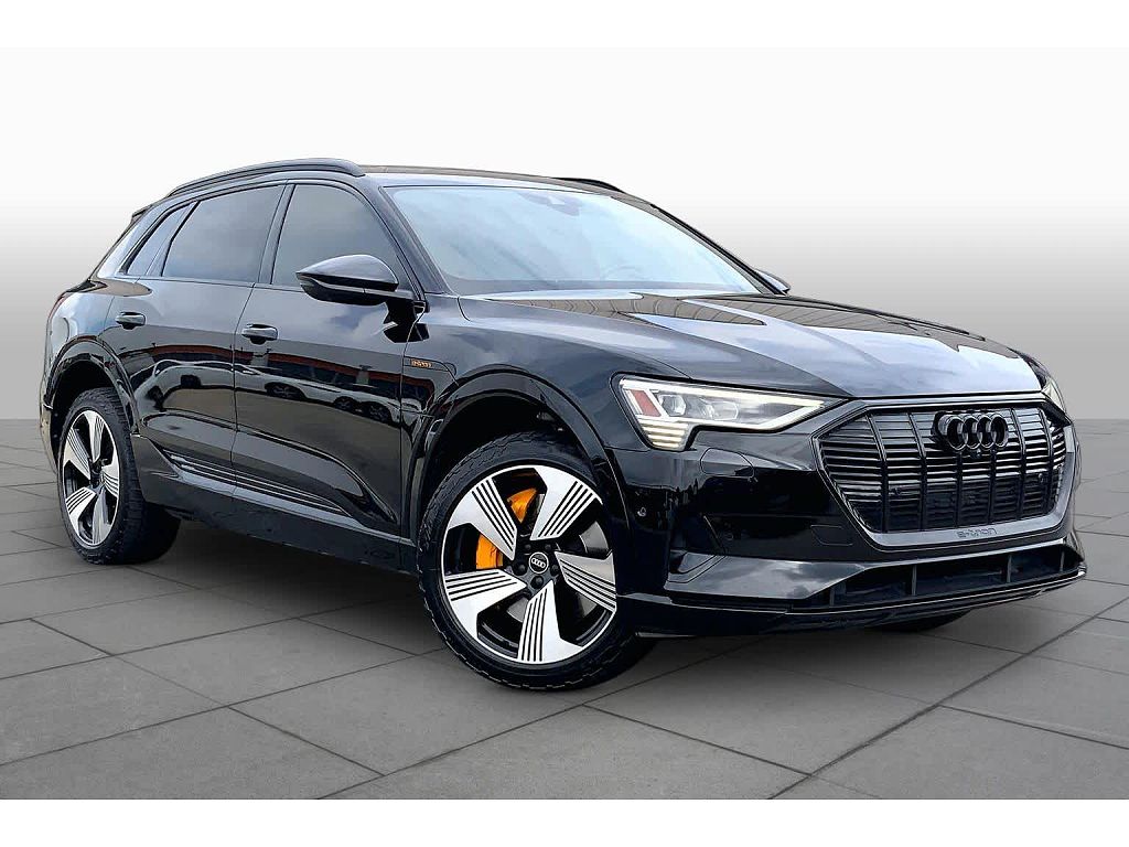 2022 Audi e-tron Premium Plus