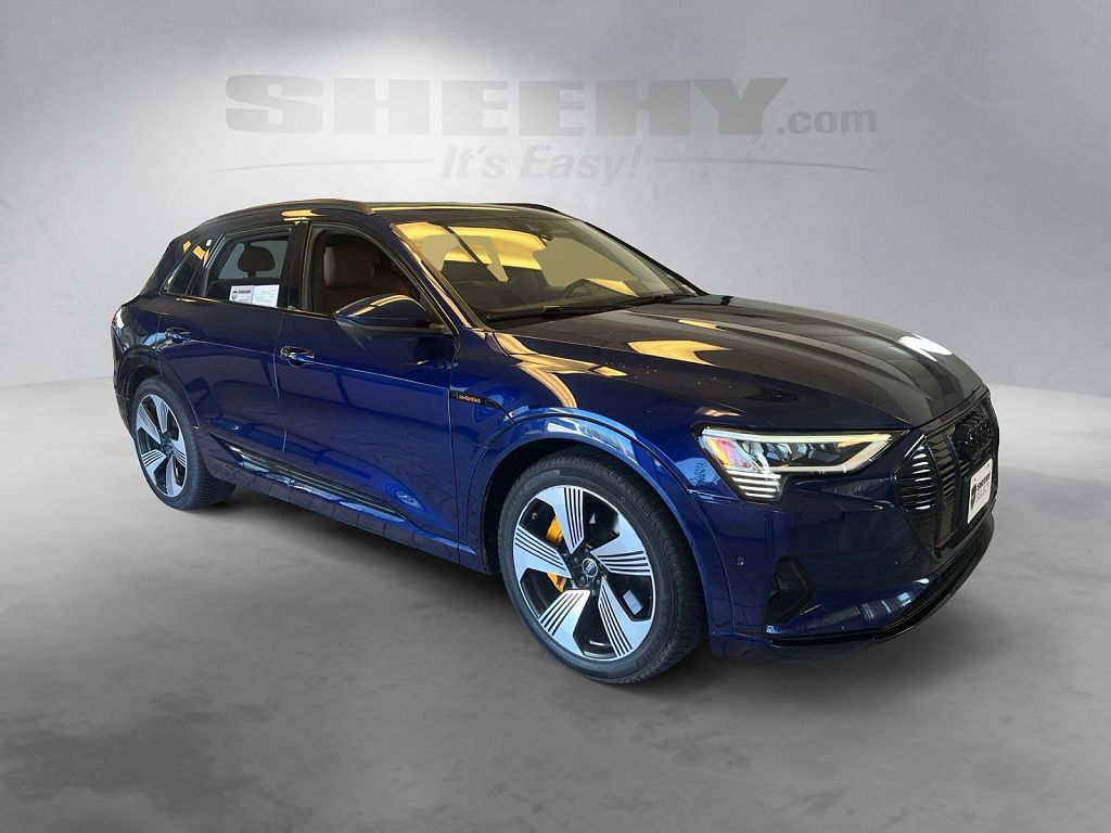 2022 Audi e-tron Premium Plus