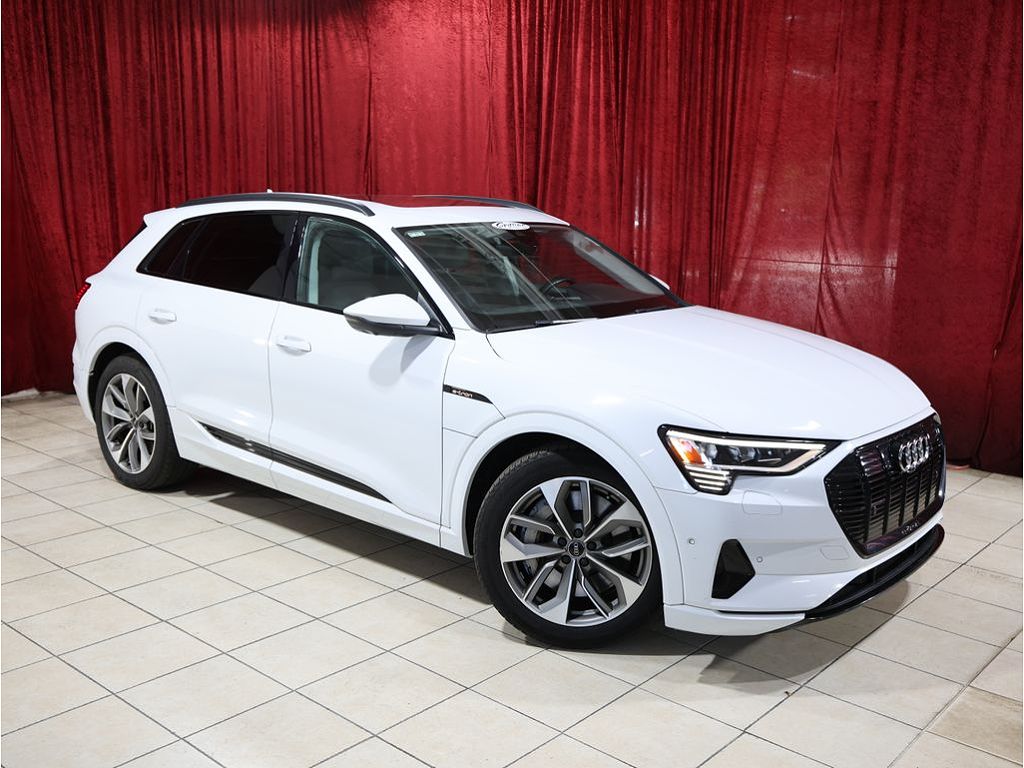 2021 Audi e-tron Premium Plus