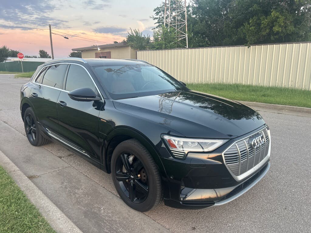 2019 Audi e-tron Premium Plus quattro