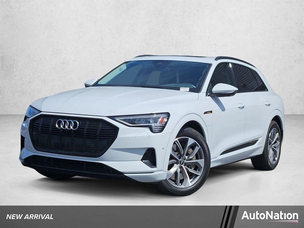 2021 Audi e-tron Premium Plus