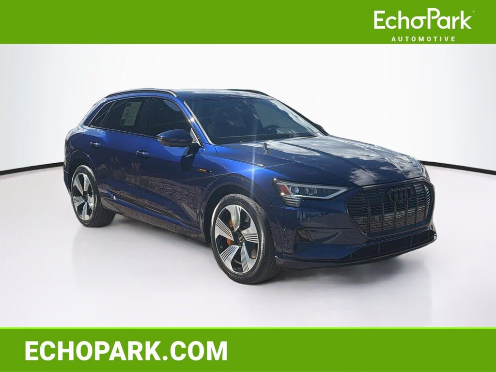 2022 Audi e-tron Premium Plus