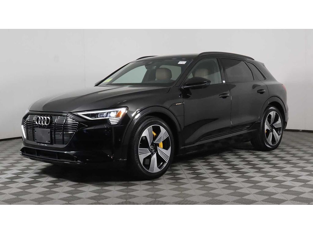 2022 Audi e-tron Premium Plus