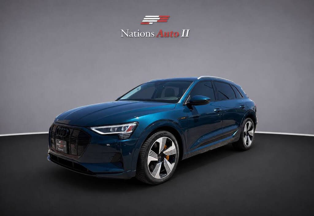 2022 Audi e-tron Premium Plus