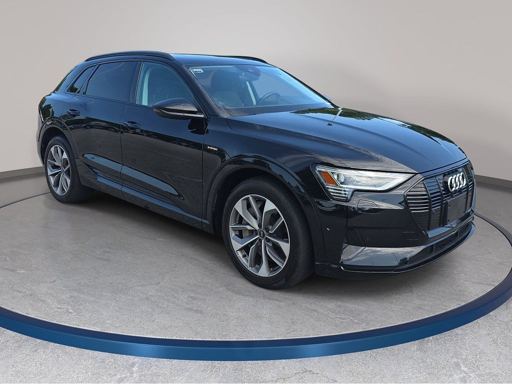 2021 Audi e-tron Premium Plus