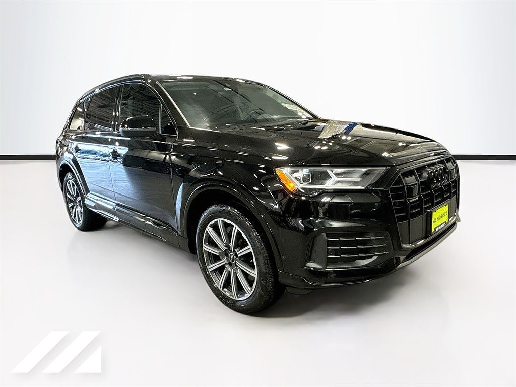 2023 Audi Q7 Premium Plus