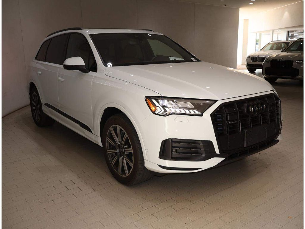 2024 Audi Q7 Premium Plus