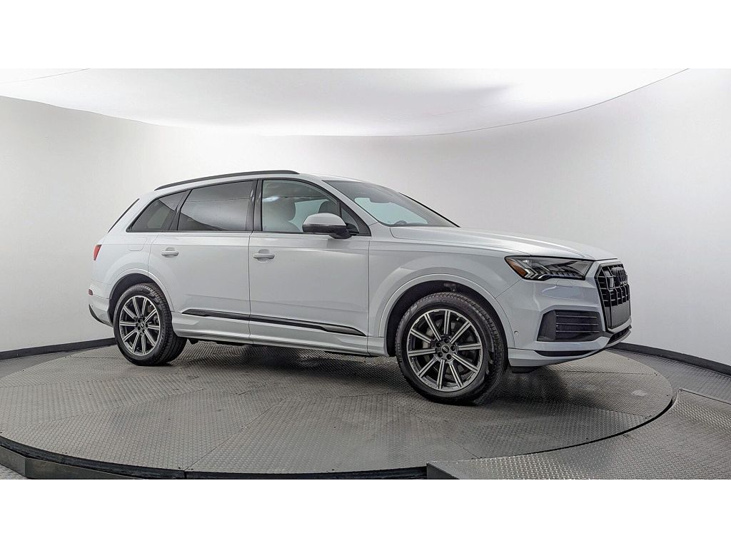2023 Audi Q7 Premium Plus