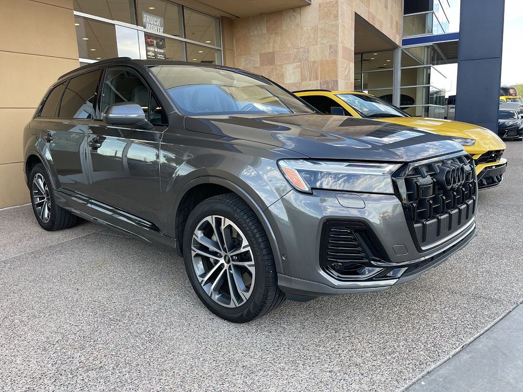 2025 Audi Q7 Premium Plus