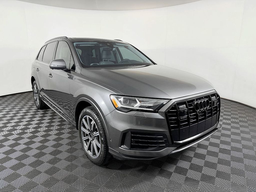 2023 Audi Q7 Premium Plus