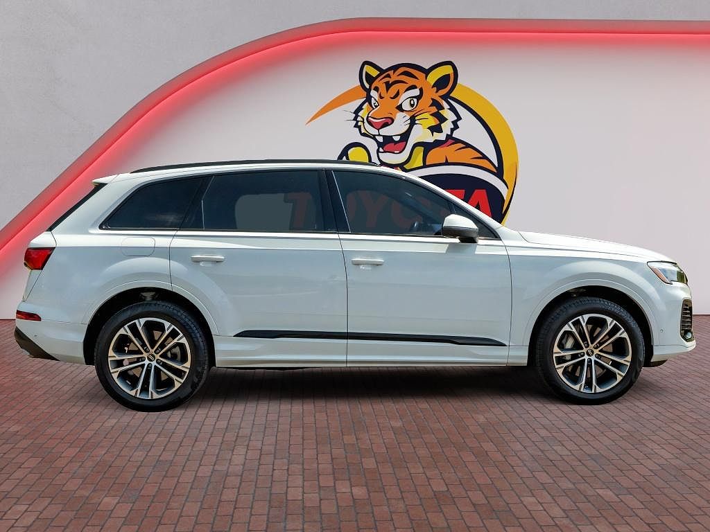 2025 Audi Q7 Premium Plus
