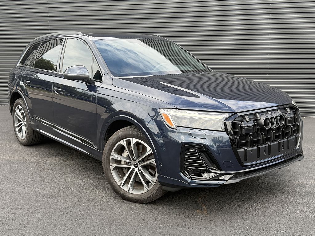 2025 Audi Q7 Premium Plus